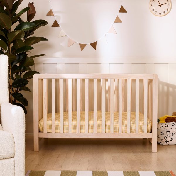 China Factory Direct Supplier Wood Crib With Four Adjustable Heights Baby Fence Firmness Wooden Infant Crib Fence Baby Fence Firmness Convertible Crib